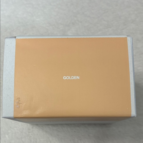 Haus Labs by Lady Gaga Bio-Blurring Loose Setting Powder Shade - Golden - Picture 5 of 5